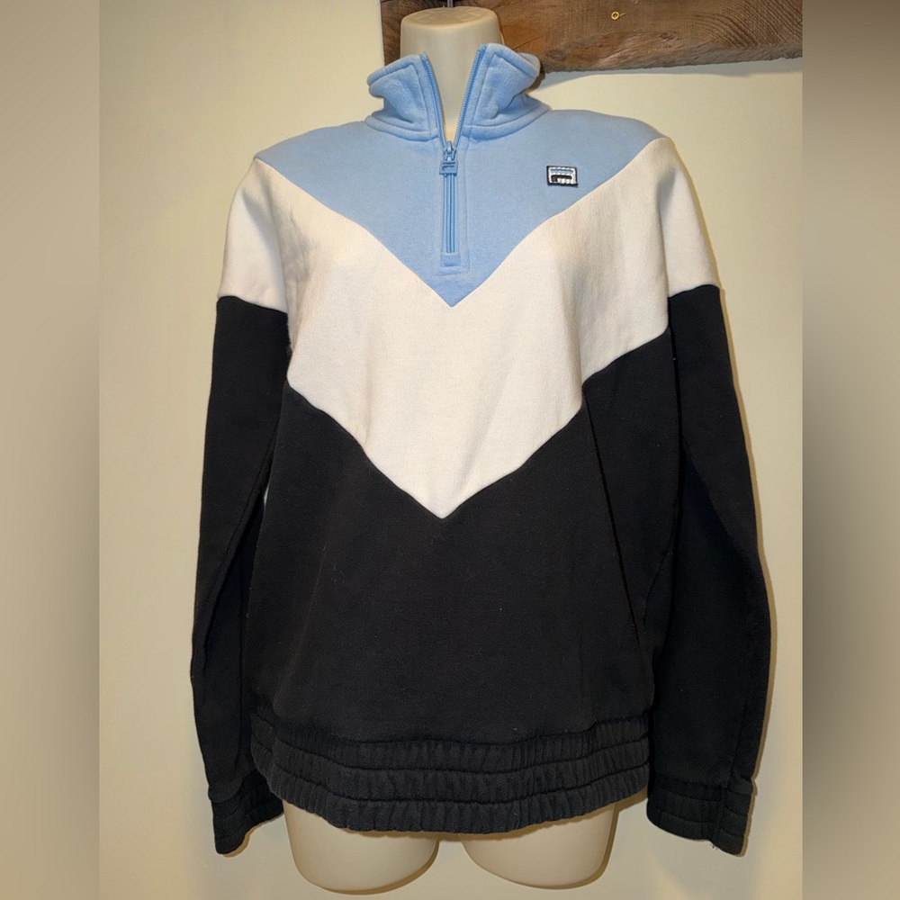 Fila sweatshirt
Size S